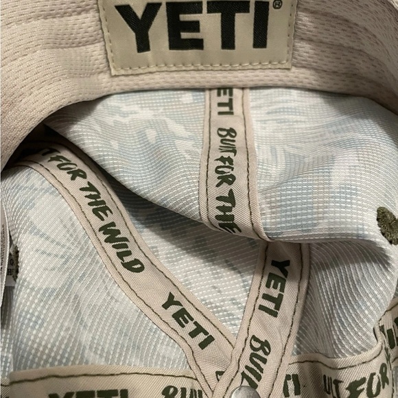 YETI Logo Hibiscus Pattern Baseball Cap. Unisex - Picture 3 of 4